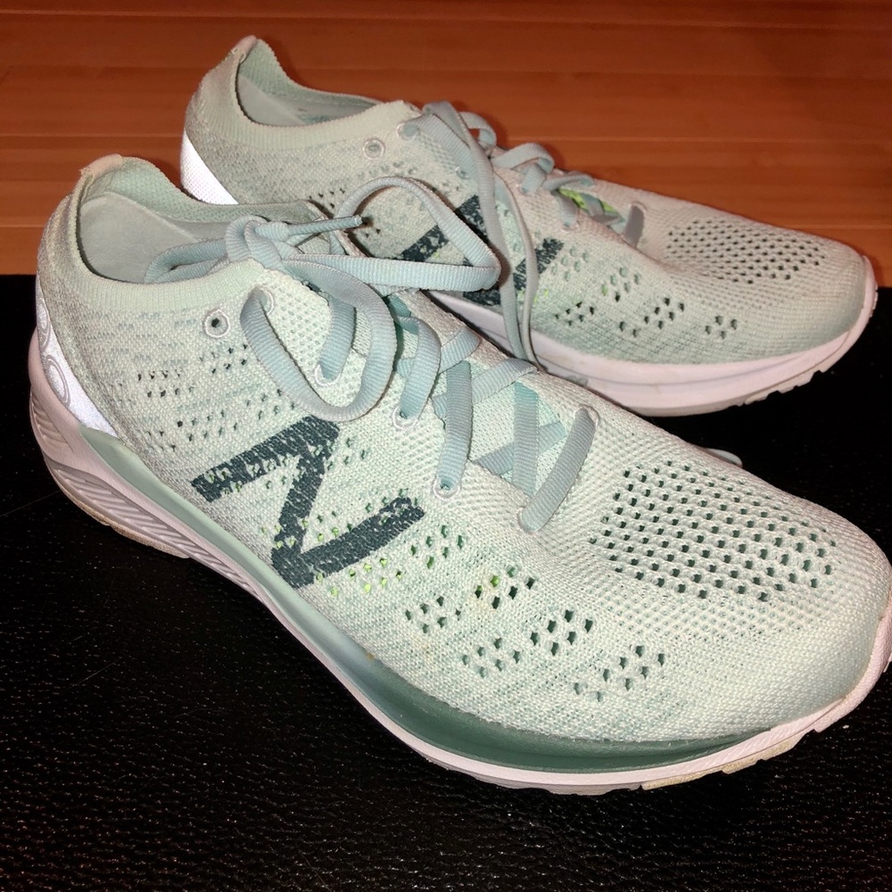 New Balance women’s 890 V7 running shoe